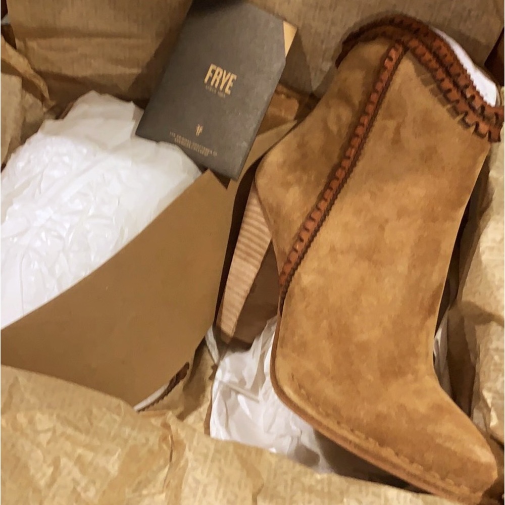 Frye Genuine Suede Heeled Western Boho Short Boots - Picture 2 of 9